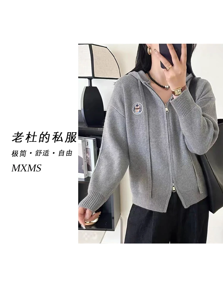 （麦欢尼）Y24352-韩系休闲刺绣小熊贴布运动针织衫拉链厚款外套