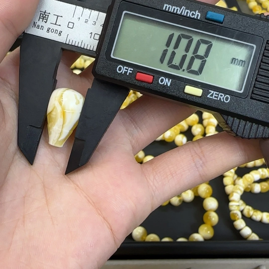 【闪购商品】琥珀裸石未镶嵌佛**生