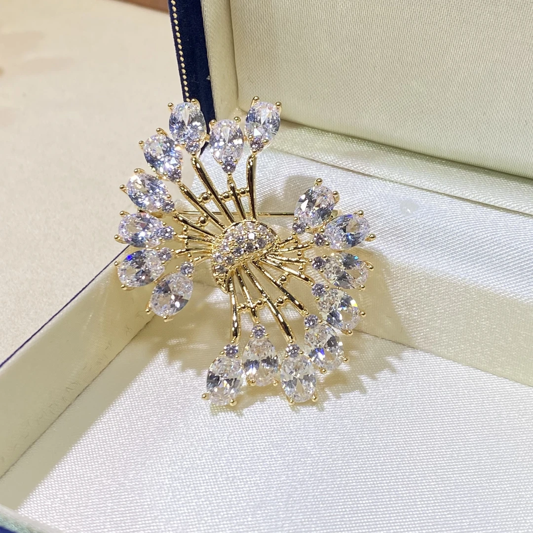 铜合金胸针 【绽放烟花】轻奢高档时尚百搭金色精致满钻奢华6017