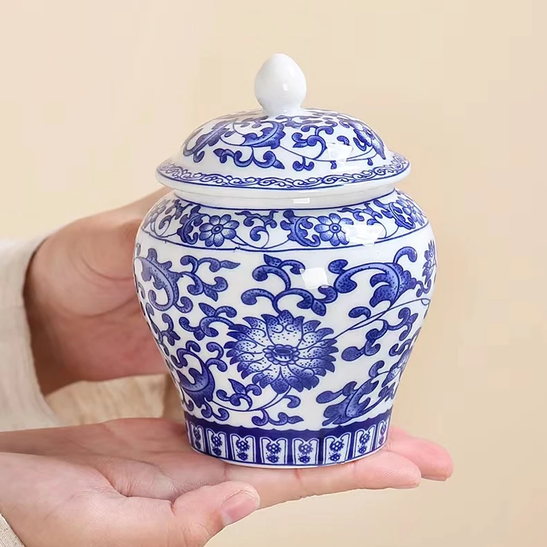 陶瓷缠枝莲小茶叶罐手工复古青花瓷中式储茶罐密封罐子旅行便携
