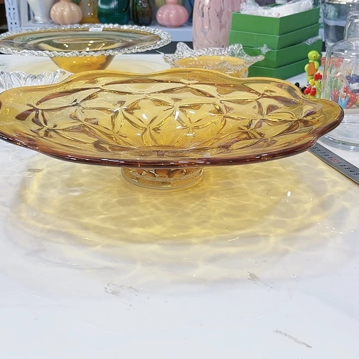 金色蝴蝶纹理琉璃，一级精品果盘
