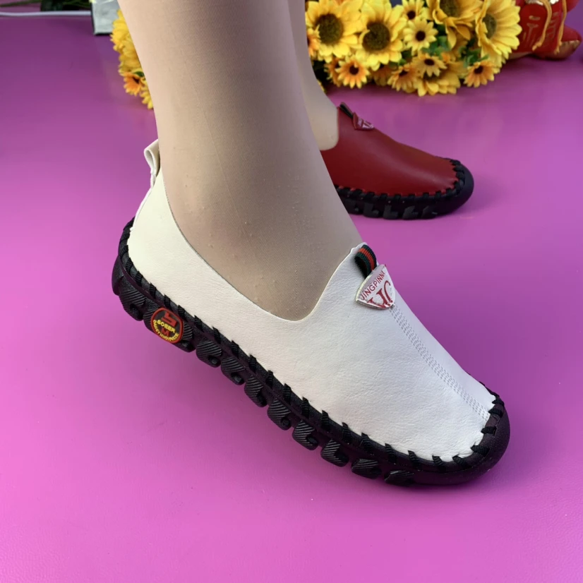 2023新款软底软面休闲平底妈妈鞋防滑舒适手工缝制单鞋时尚运动鞋