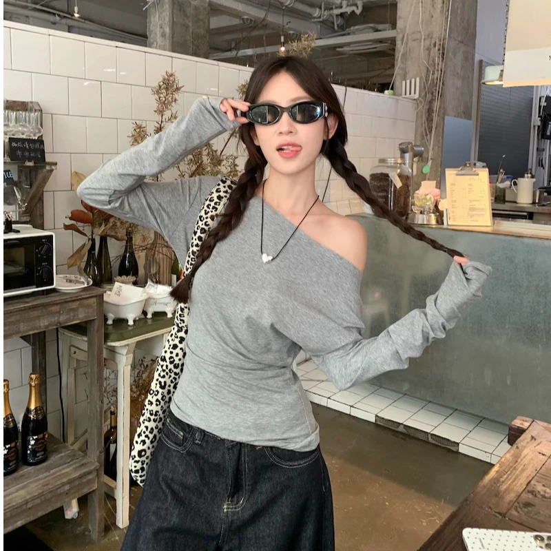 不规则斜肩长袖t恤女2024秋季新款设计收腰显瘦一字肩辣妹打底衫