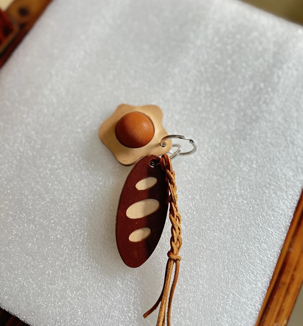 手工皮具制作钥匙挂件手工DIY