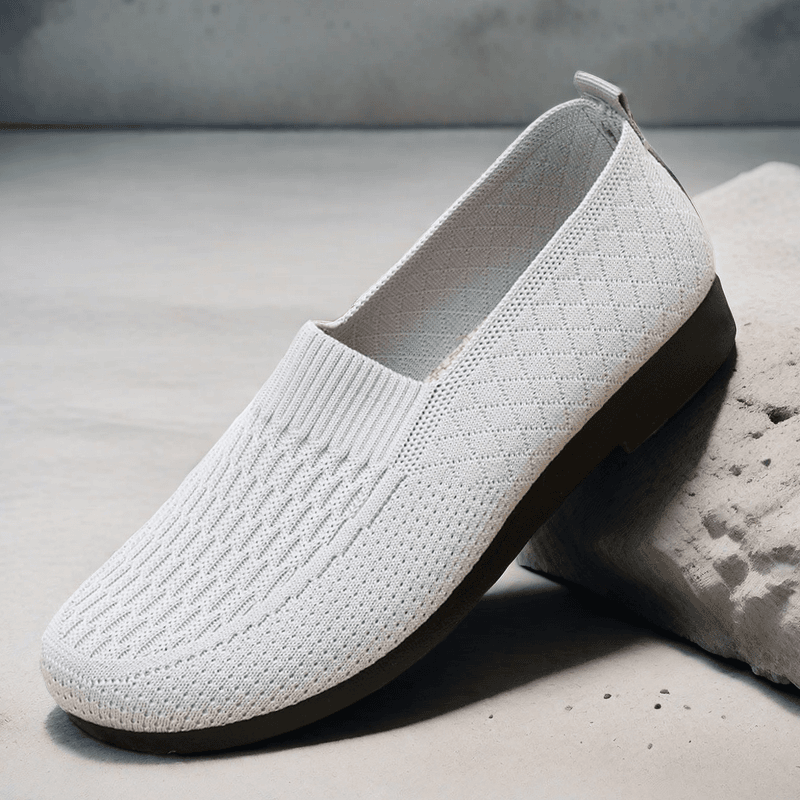 老北京布鞋轻便一脚蹬防滑软底老人鞋女士休闲夏季透气妈妈鞋网面