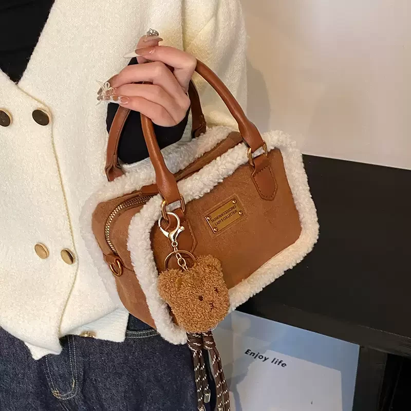 磨砂复古包包女秋冬2024新款百搭毛绒斜挎包高级感手提上班小拎包