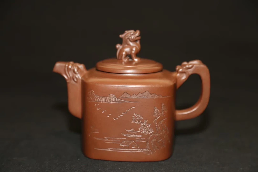 早期战龙紫砂壶！手工制作，530毫升，16网络出水！原矿底槽青，