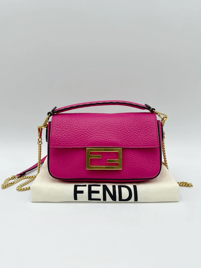 99新 FENDI/芬迪 Baguette小号法棍 链条包单肩斜挎79830