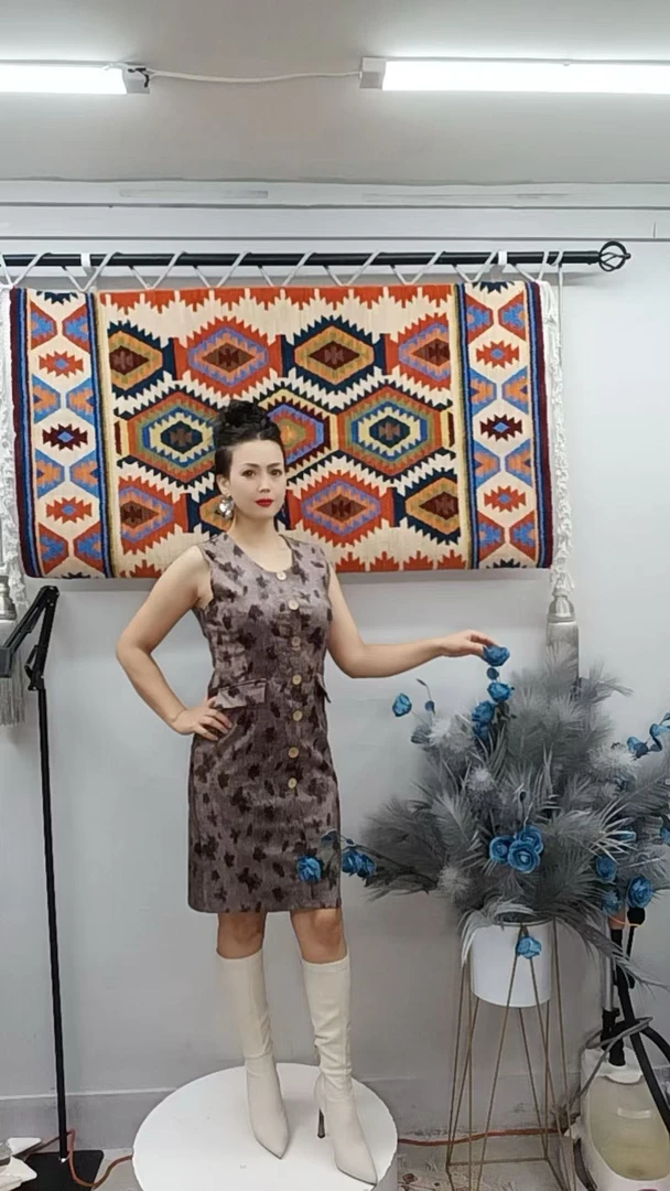 碎花气质时尚无袖显瘦连衣裙