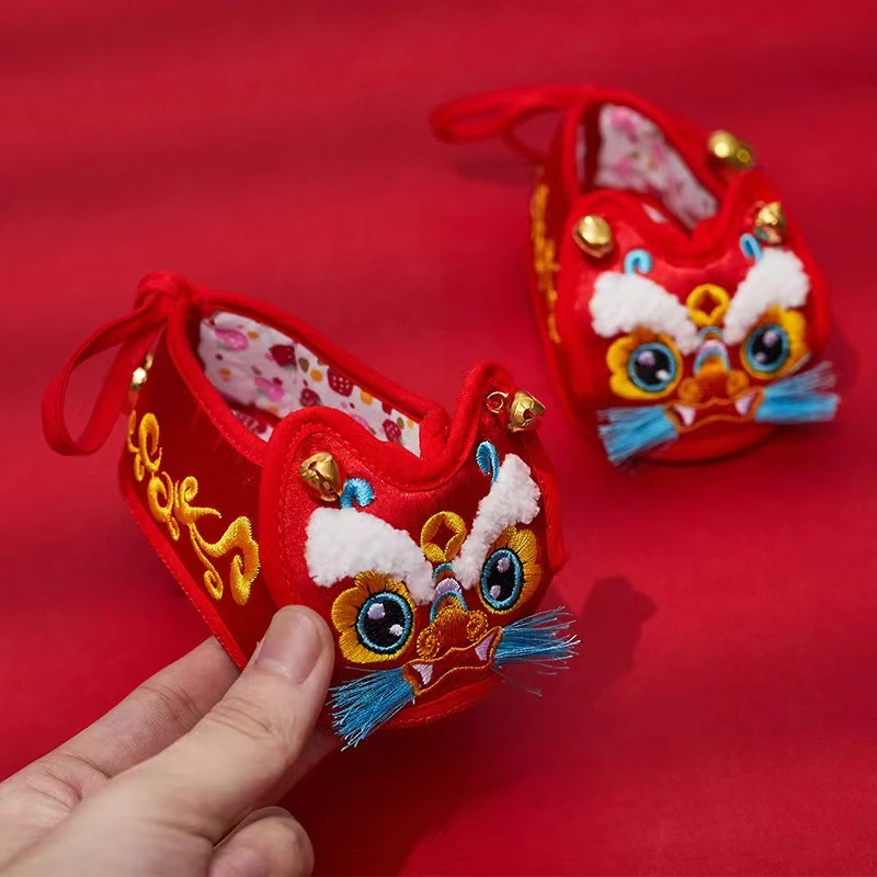 男女宝宝步前学步鞋婴幼儿龙虎头透气布鞋新款祥云刺绣软底虎头鞋