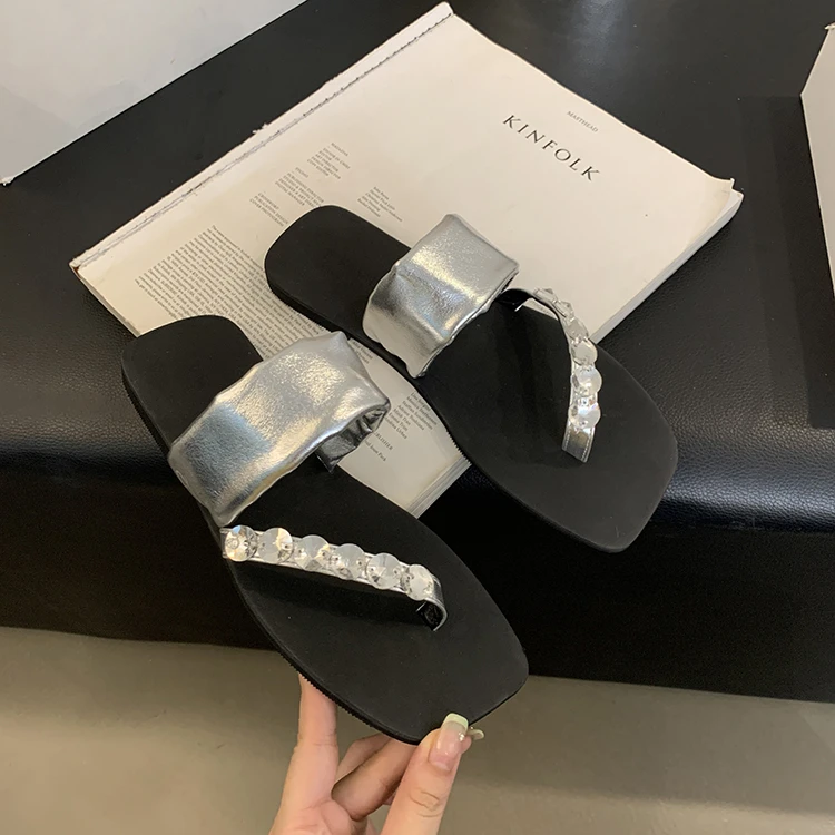 法式平底套趾拖鞋女外穿2024年夏季新款韩版水钻仙女银色沙滩凉拖