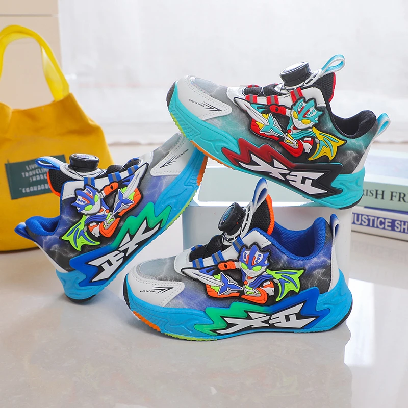 中大童男孩跑步网面透气休闲秋季新款奥特曼超人旋转扣儿童旅游鞋