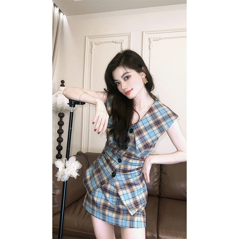 【知了】2024年新款气质显瘦时尚法式复古小众修身设计感格子套装女