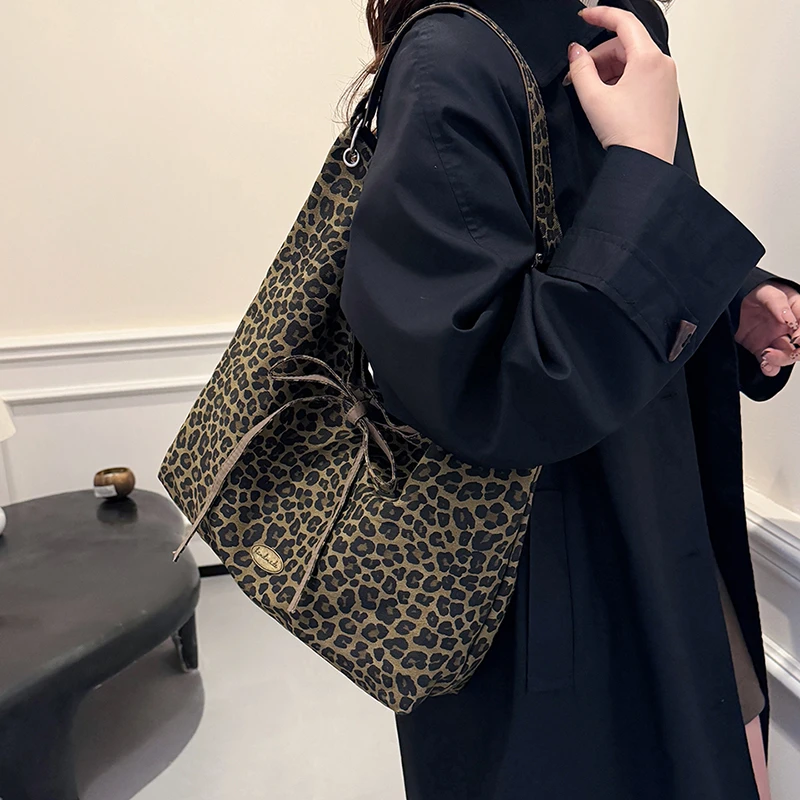 休闲双面大容量包包女2024新款秋冬季流行豹纹单肩包大学生托特包