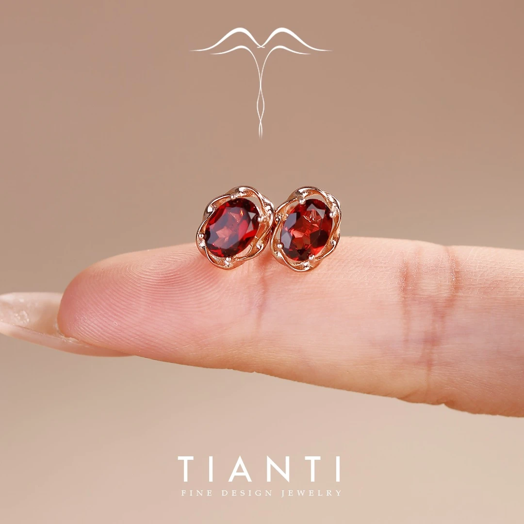 TIANTI/天缇【流年】5X7 天然鸽血红石榴石耳钉 S925银设计轻奢经典