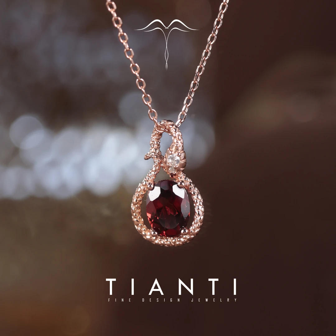 TIANTI/天缇【灵蛇】7X9天然石榴石吊坠S925银镀玫瑰金色轻奢复古风