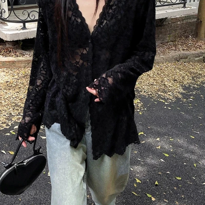 爆款打底衫高级感甜辣镂空蕾丝上衣女2025秋季新款时尚长袖衬衫潮