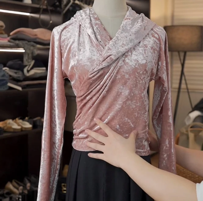 粉色交叉气质时尚修身带帽上衣