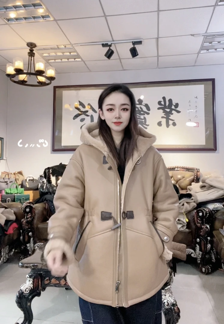 皮掌柜推荐2024女款皮毛一体羊皮真皮帽款DLD 6020