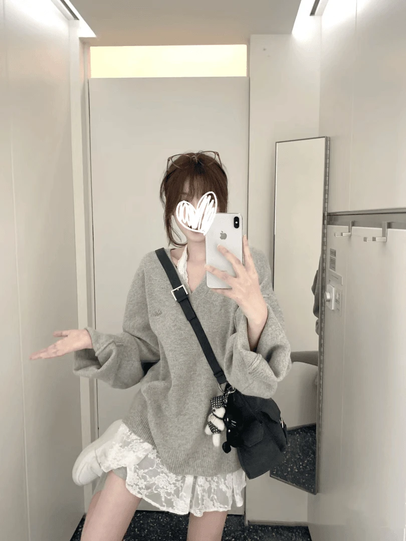 叠穿神器甜辣性感蕾丝挂脖裙+套头慵懒宽松毛衣套装
