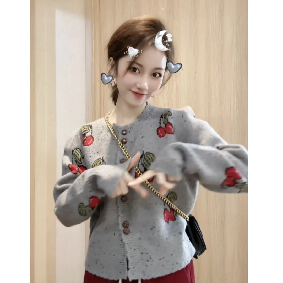 面包扣 海盐奥利奥樱桃毛衣