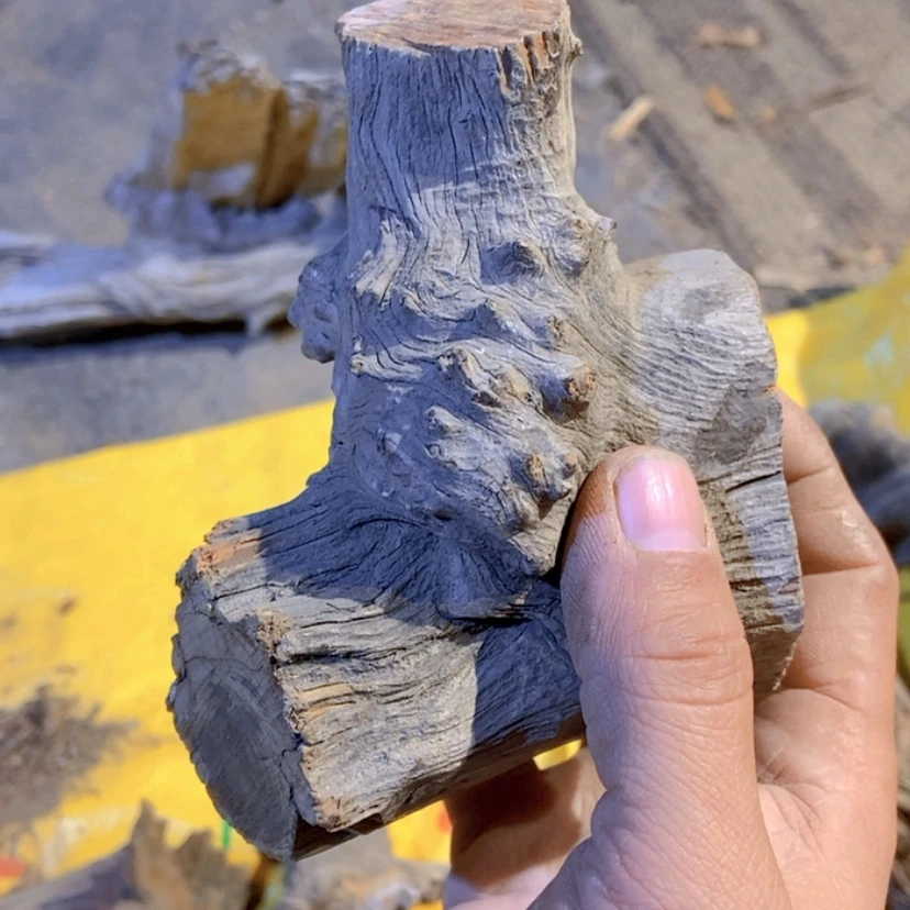 【闪购商品】柏根雕༄****