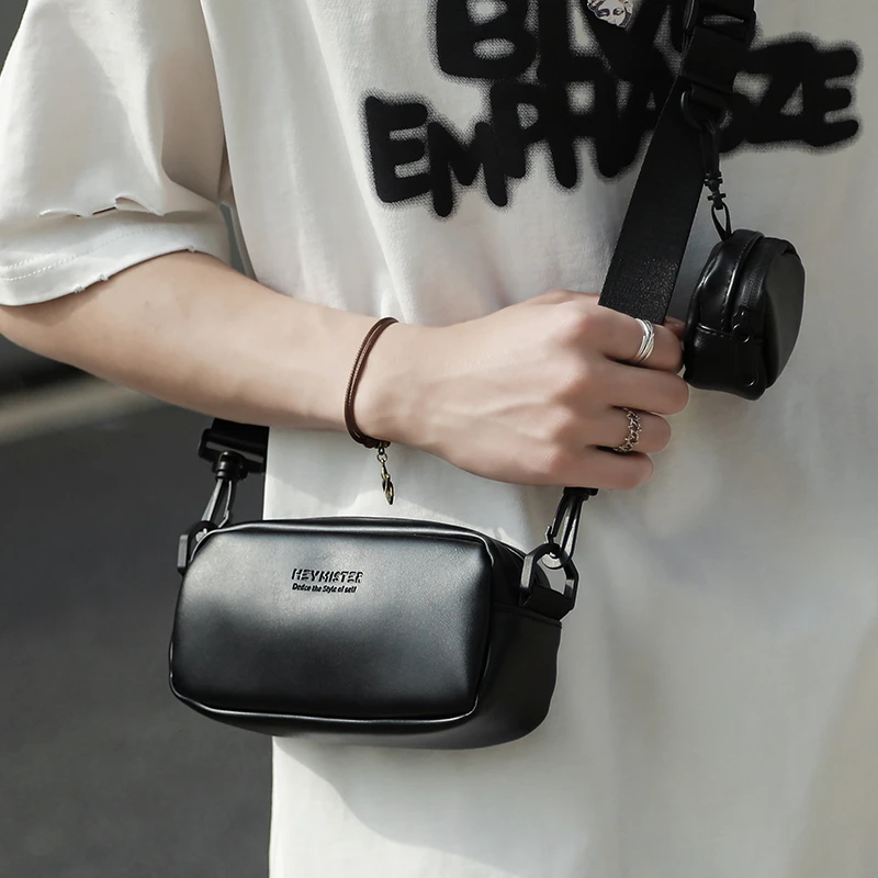 男生包包高级感男士手机包小挎包随身便携小包日系工装单肩斜挎