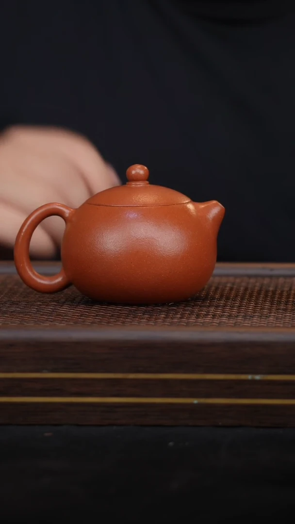 【闪购商品】宜兴紫砂茶器~红降坡西施-190左右
