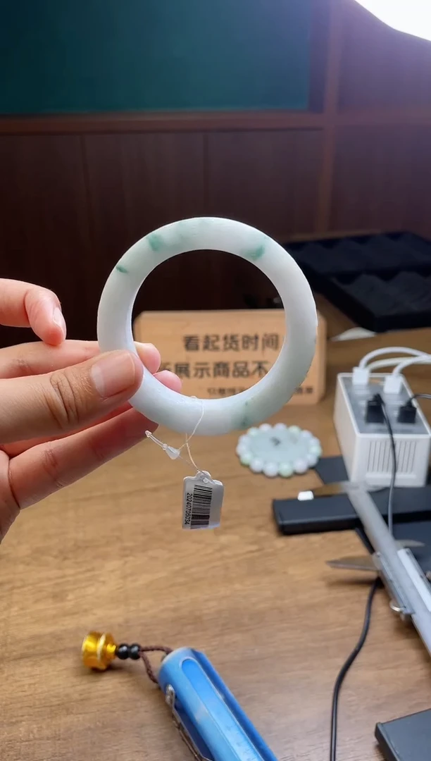 【闪购商品】定制翡翠手镯未镶嵌定制 多样性发货