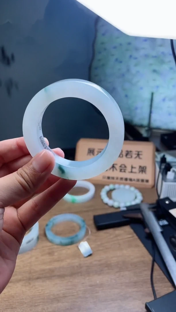 【闪购商品】定制翡翠手镯未镶嵌定制