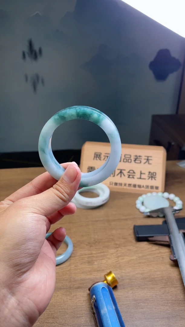 【闪购商品】定制翡翠手镯未镶嵌定制