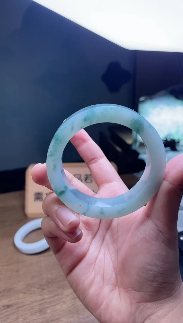 【闪购商品】定制翡翠手镯未镶嵌定制
