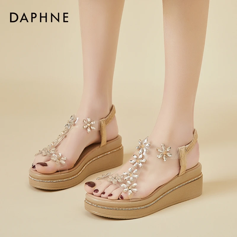 达芙妮透明波西米亚坡跟凉鞋女2025新款夏季外穿配裙子厚底松糕鞋