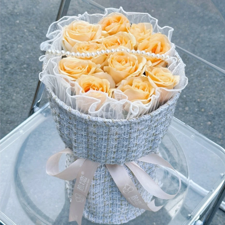 【只想你】11朵香槟玫瑰鲜花小香风花束生日礼物惊喜