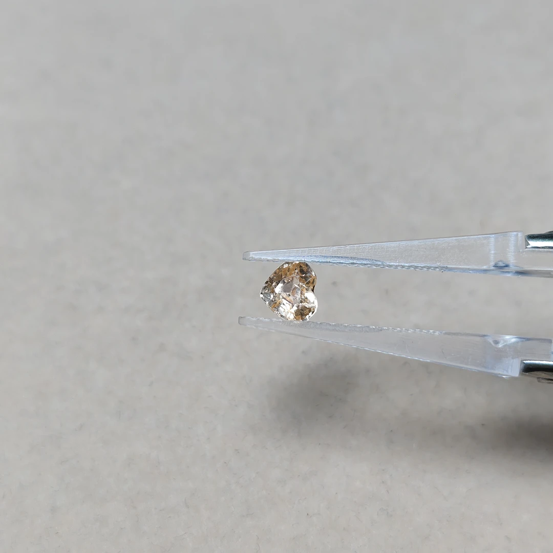 0824 OS 蓝宝石-0.73ct（00919821）