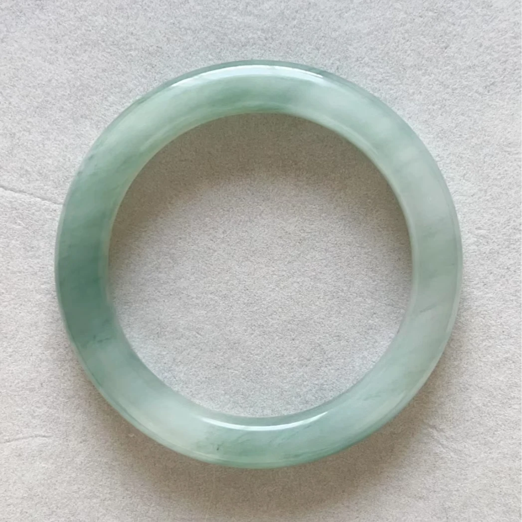 天山翠石英质玉手镯多样性发货（轻微色差，实物为准）编号：239