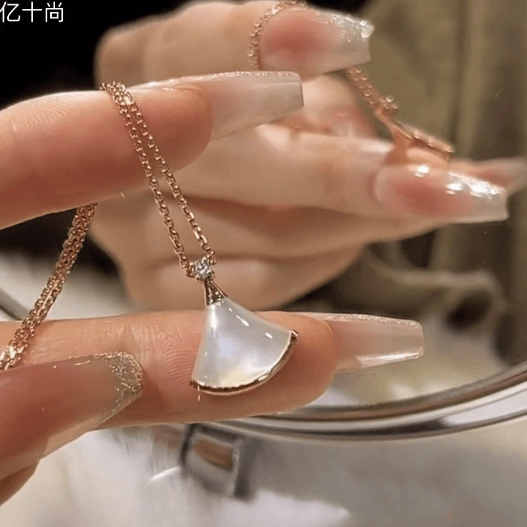 坠链均925银莫桑石 GRYSS 扇形小裙子白贝银项链不掉色FXCY100133