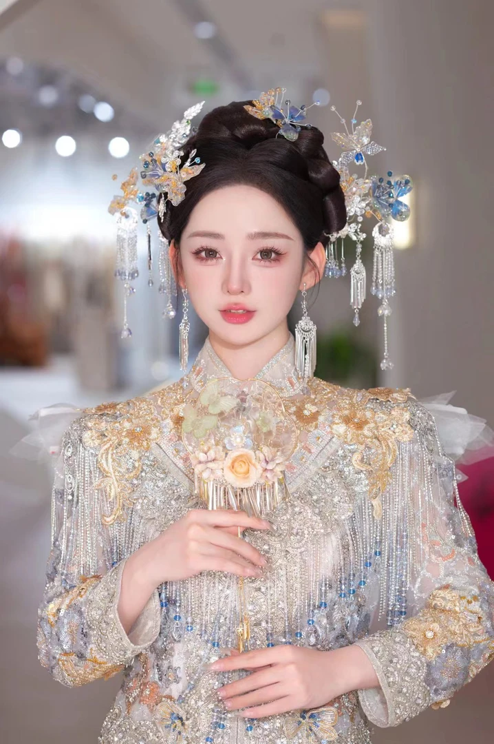 8961新款蓝绿撞色秀禾头饰水晶皂液花带细闪百搭款简约步摇婚饰