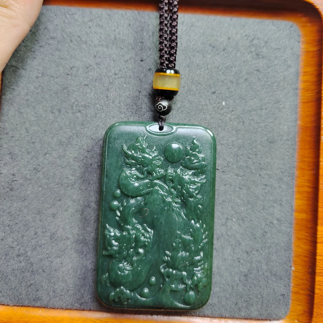 天然新疆和田玉龙牌461吊坠