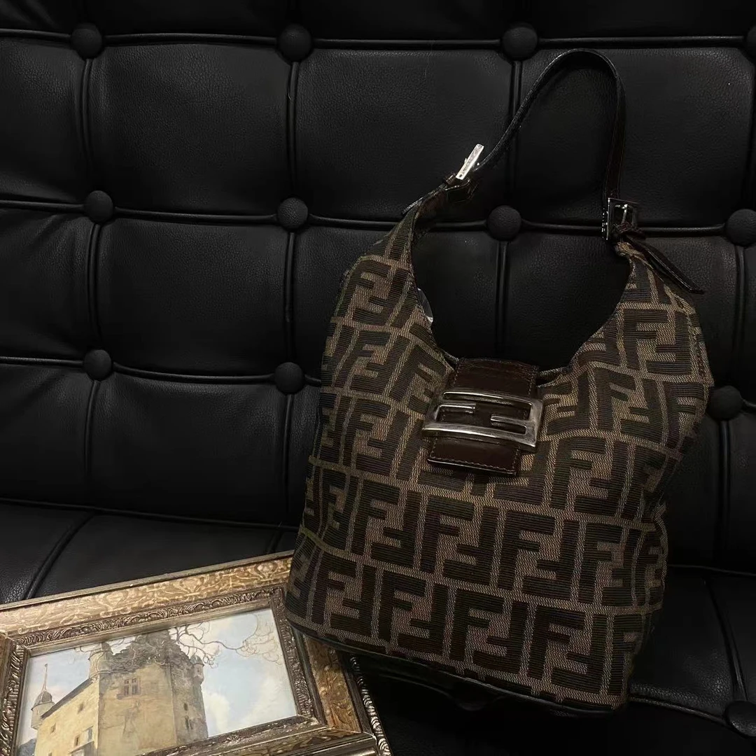 95新 FENDI/芬迪 二弟/95新/ 100413/单肩包