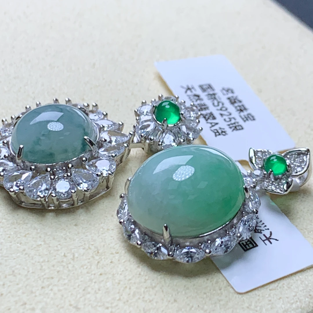 ［名诚珠宝］百搭翡翠缅甸蛋面S925银镶嵌蛋面吊坠时尚