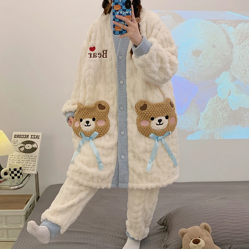 冬季新款可爱小熊卡通绒睡衣女中长款开衫V领加厚保暖宽松家居服