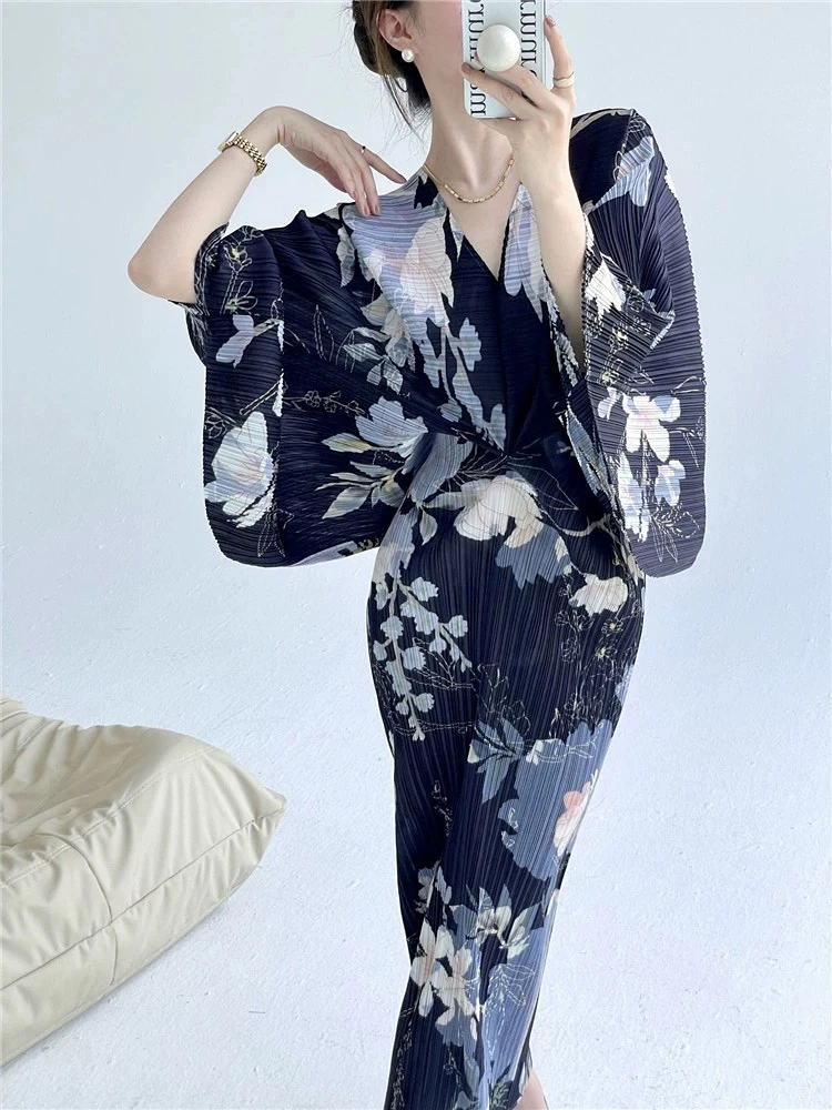 新款高端三宅满分丝显瘦魔术连衣裙减龄女装连衣裙