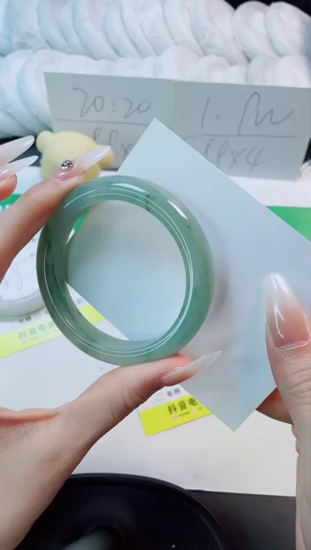 【闪购商品】石英质玉手镯未镶嵌233