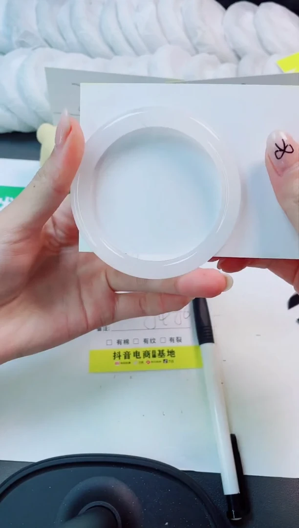 【闪购商品】石英质玉手镯未镶嵌241