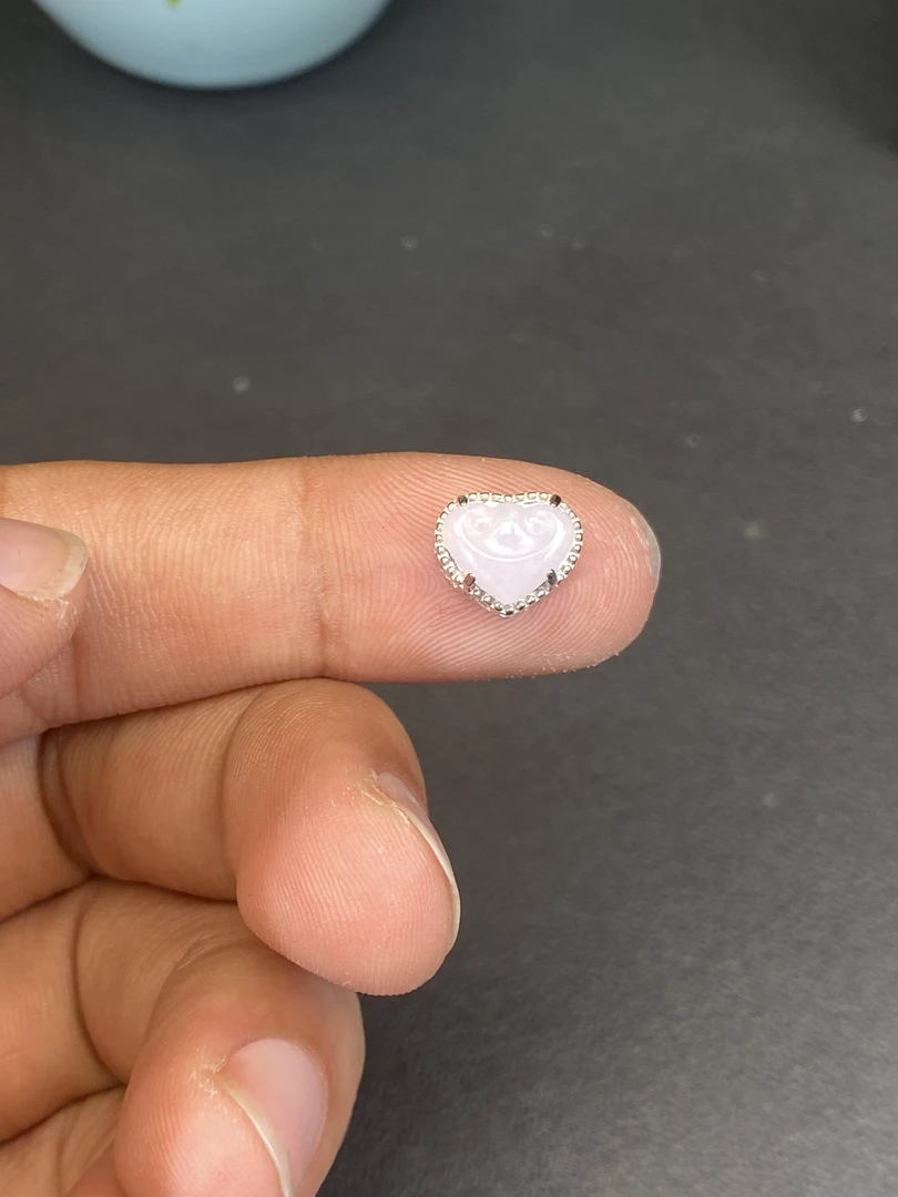 银镶翡翠淡粉底如意吊坠