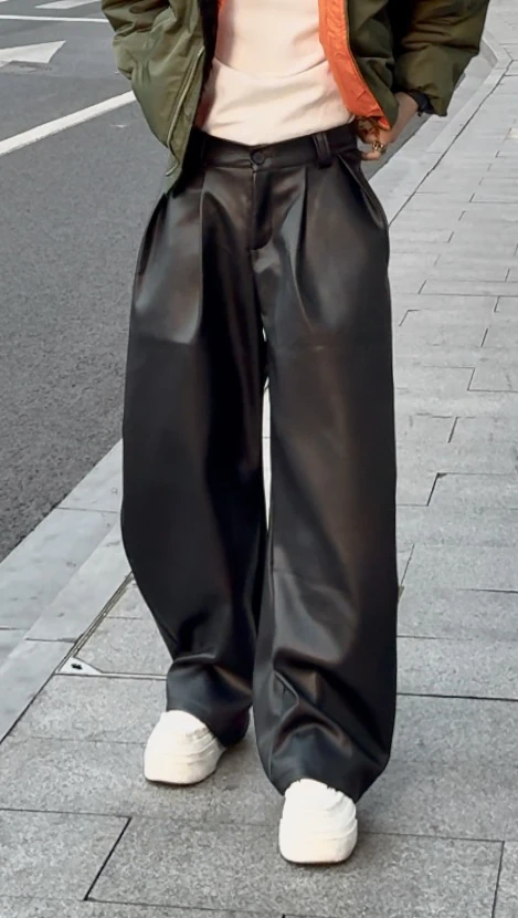 瞎穿的包 秋冬新品高级感皮裤 直筒宽松阔腿版型 微弯刀 里布设计