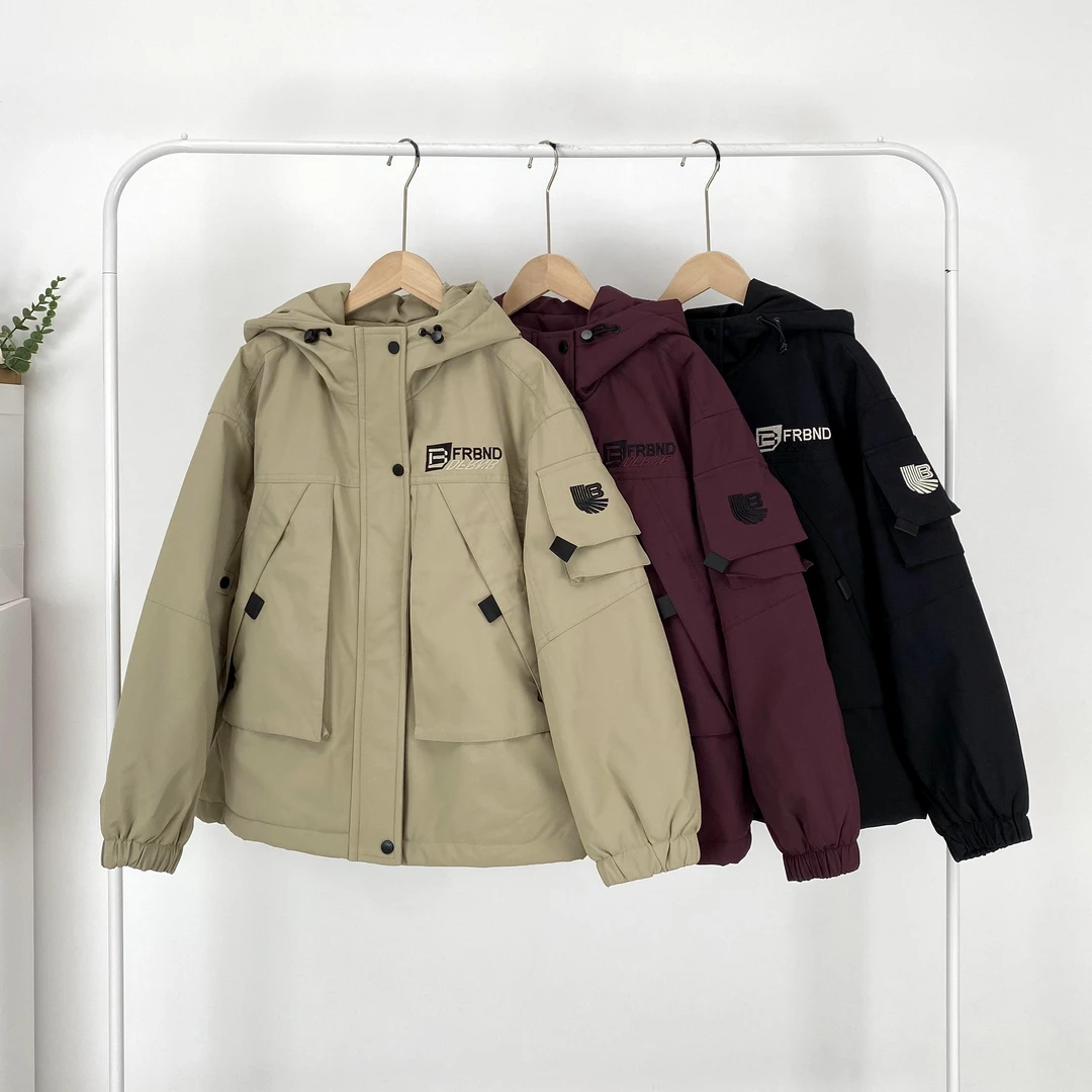 韩系高级感加绒连帽冲锋衣外套女2024冬新款时尚百搭保暖上衣8817