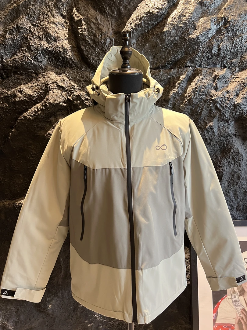 防风夹克户外保暖防潮保暖黑科技登山防水锋衣防风耐磨夹克冬天