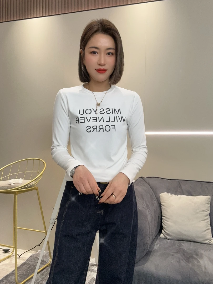 【黄小芳】大字母圆领长袖内搭